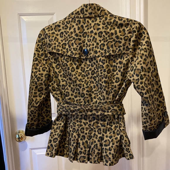 H&M leopard rain jacket. Double-breasted. Belted.  Size 8 - Picture 2 of 10